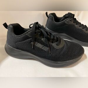 Australian mens sneakers size 9 black mesh athletic shoes memory comfort